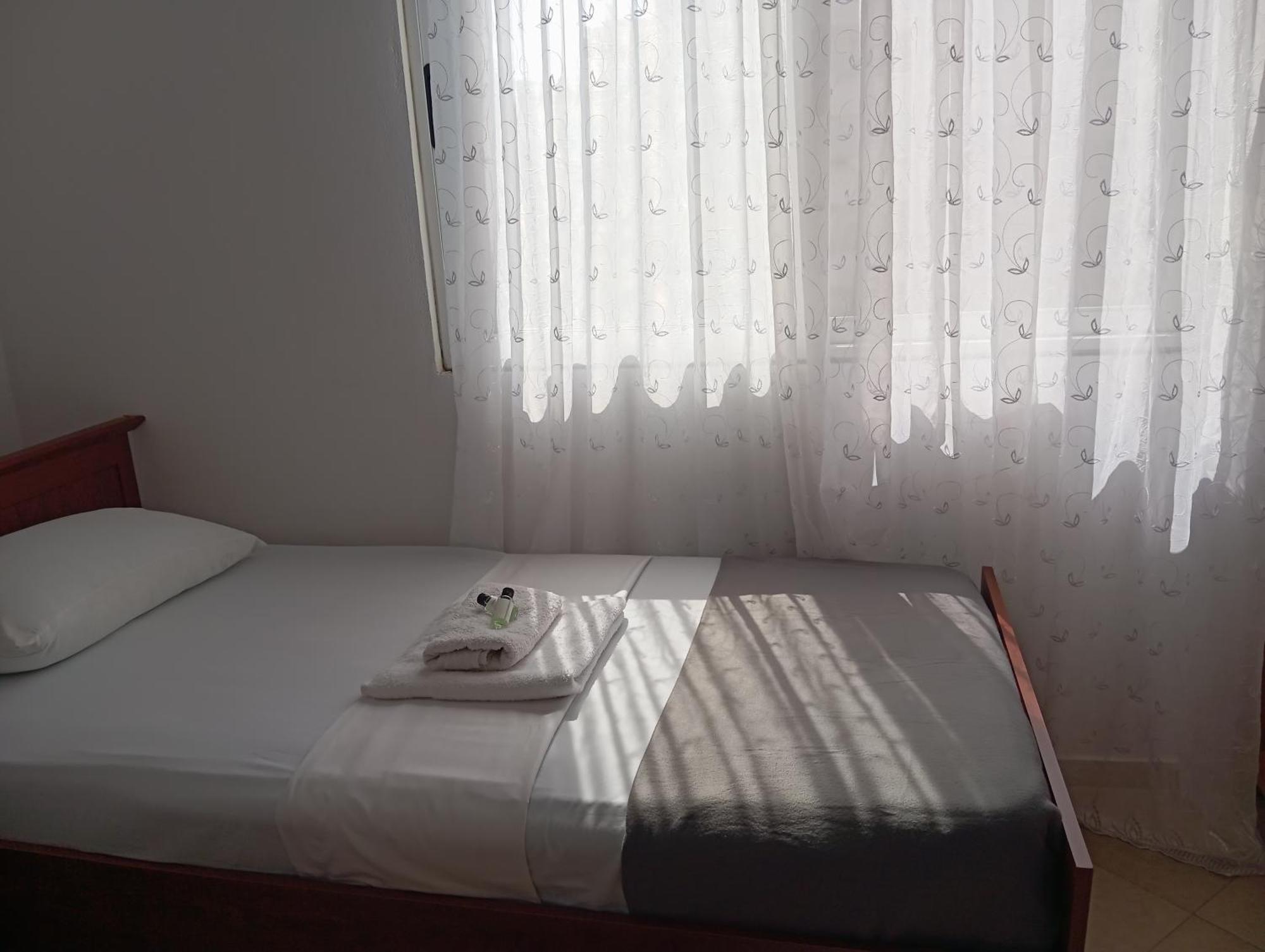 R&e * Sarandë