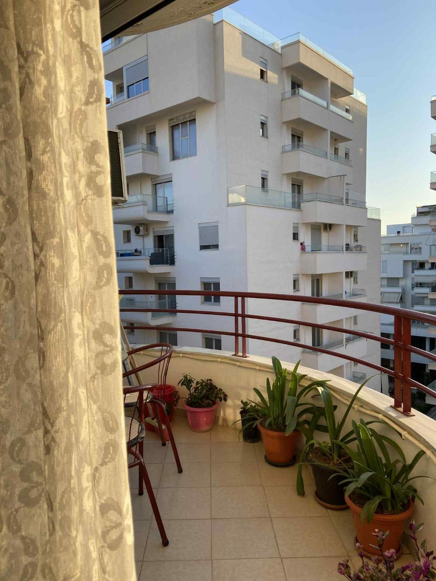 R&e * Sarandë